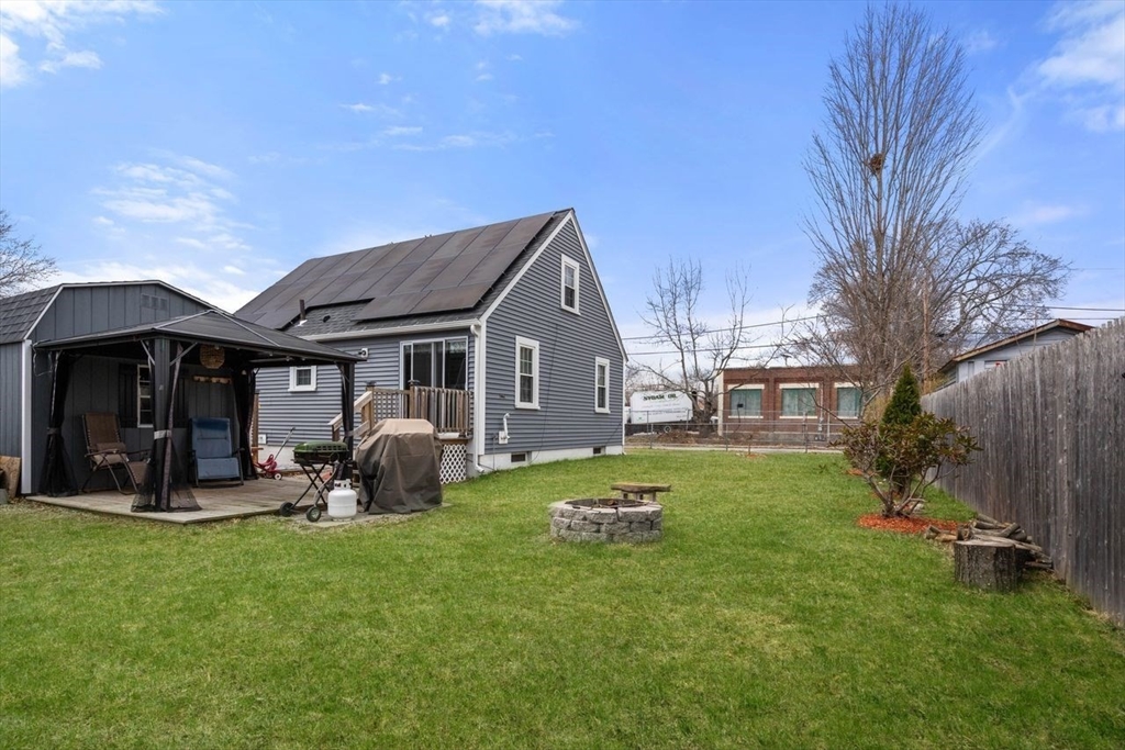 2 Pond Street Uxbridge, MA 01569 - Photo 24 of 25