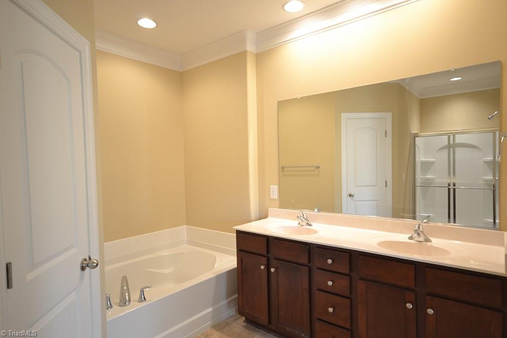 3824 Galloway Court High Point, NC 27265 - Photo 8 of 19 Gallery Image 8