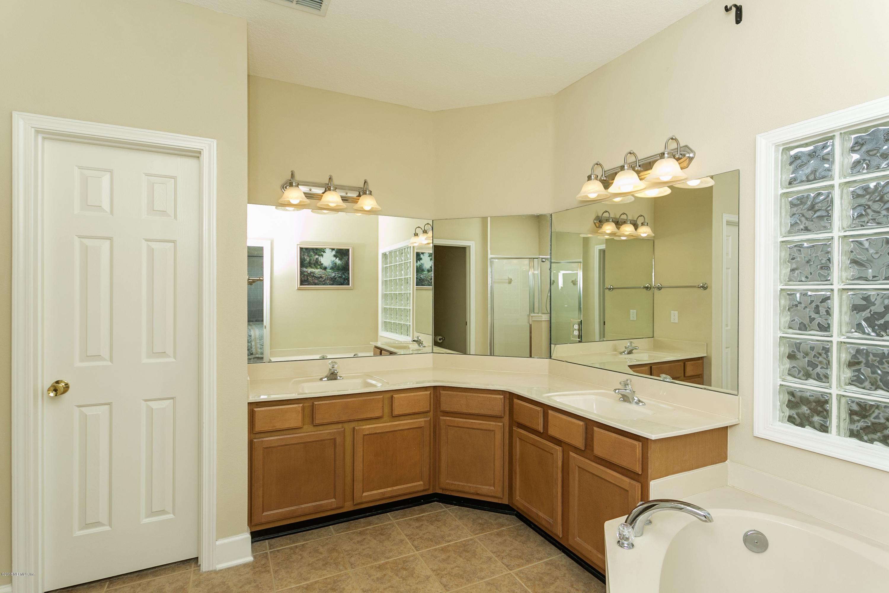 933 Indian River Road St. Augustine, FL 32092 - Photo 17 of 27 Master Bathroom