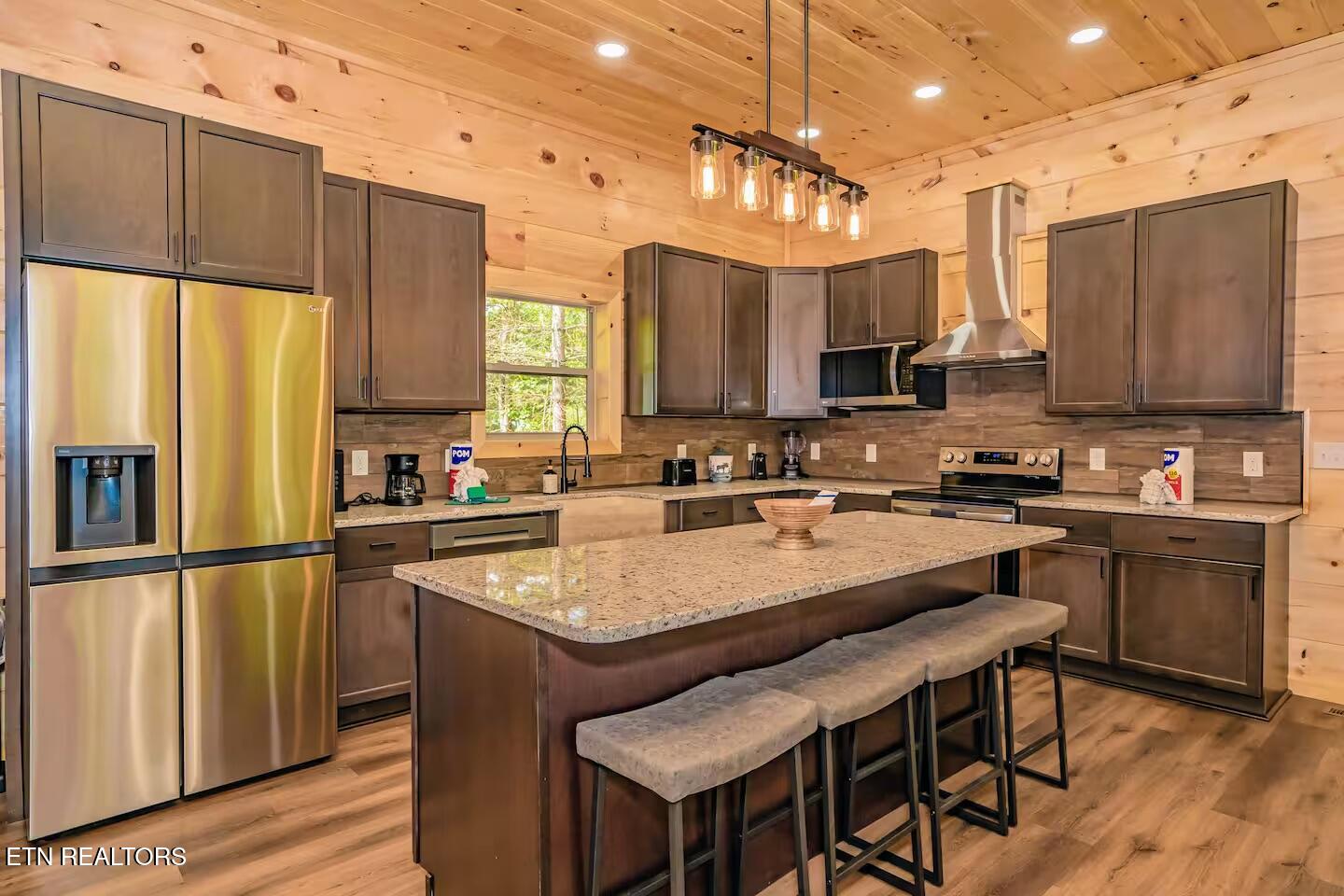 2818 Ridge Creek Circle Sevierville, TN 37876 - Photo 8 of 29 c2f27012-8dc5-4311-9fa5-f5b6fdf01fd6