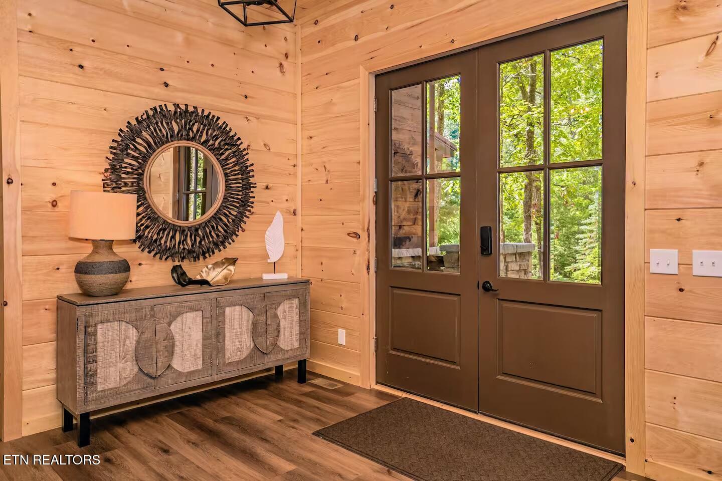 2818 Ridge Creek Circle Sevierville, TN 37876 - Photo 9 of 29 e3dc921a-aea4-4fad-8e05-b86b908aeb58