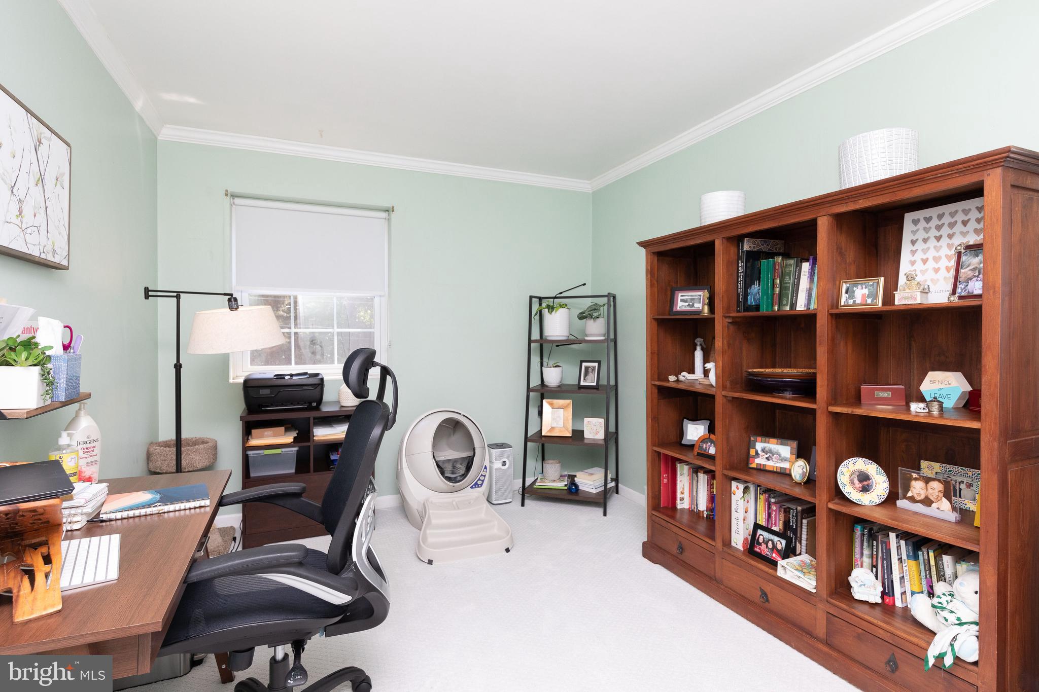 7300 Cresheim Road, Unit C20 Philadelphia, PA 19119 - Photo 23 of 32 2nd bedroom