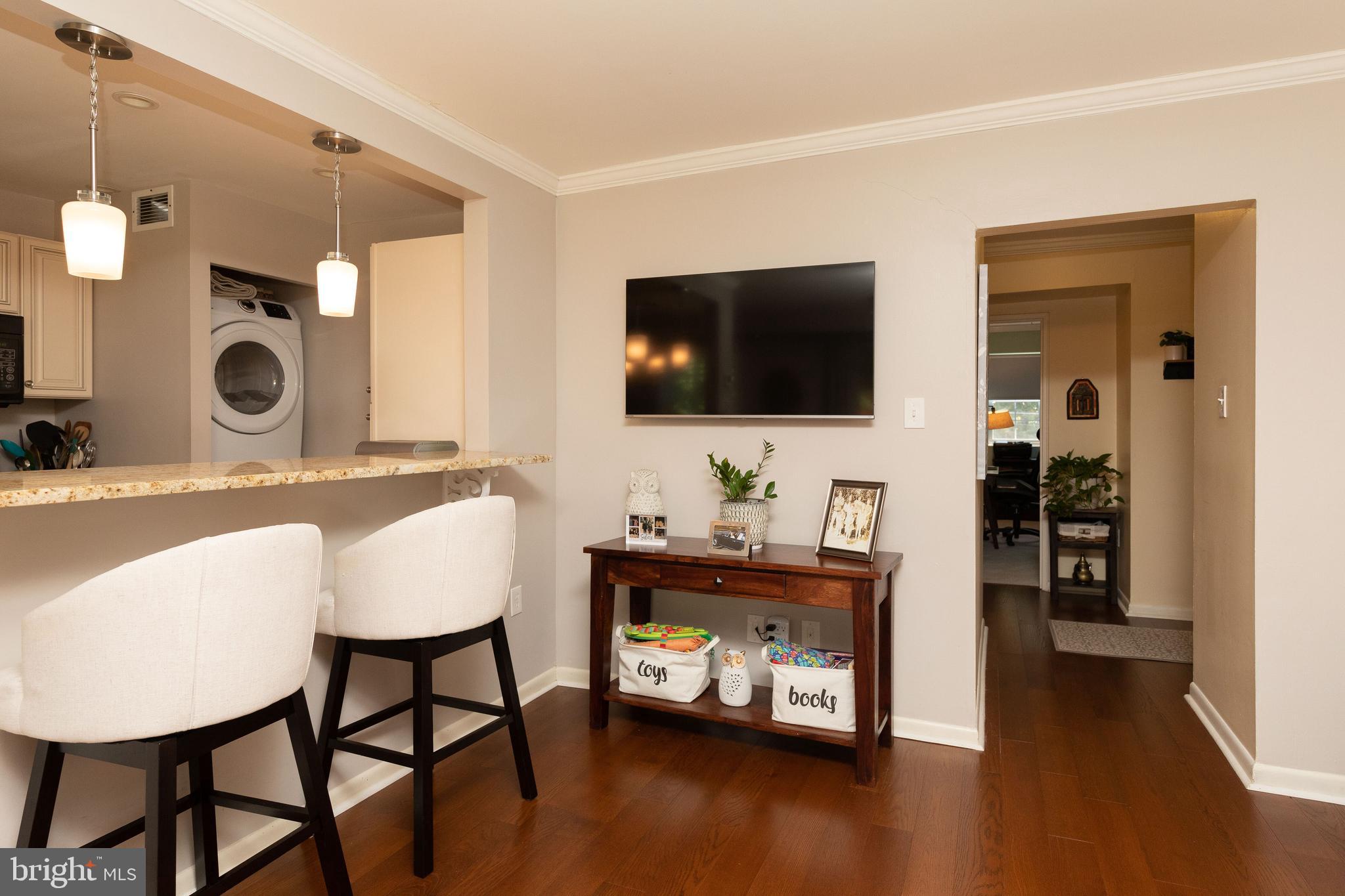 7300 Cresheim Road, Unit C20 Philadelphia, PA 19119 - Photo 6 of 32 living room