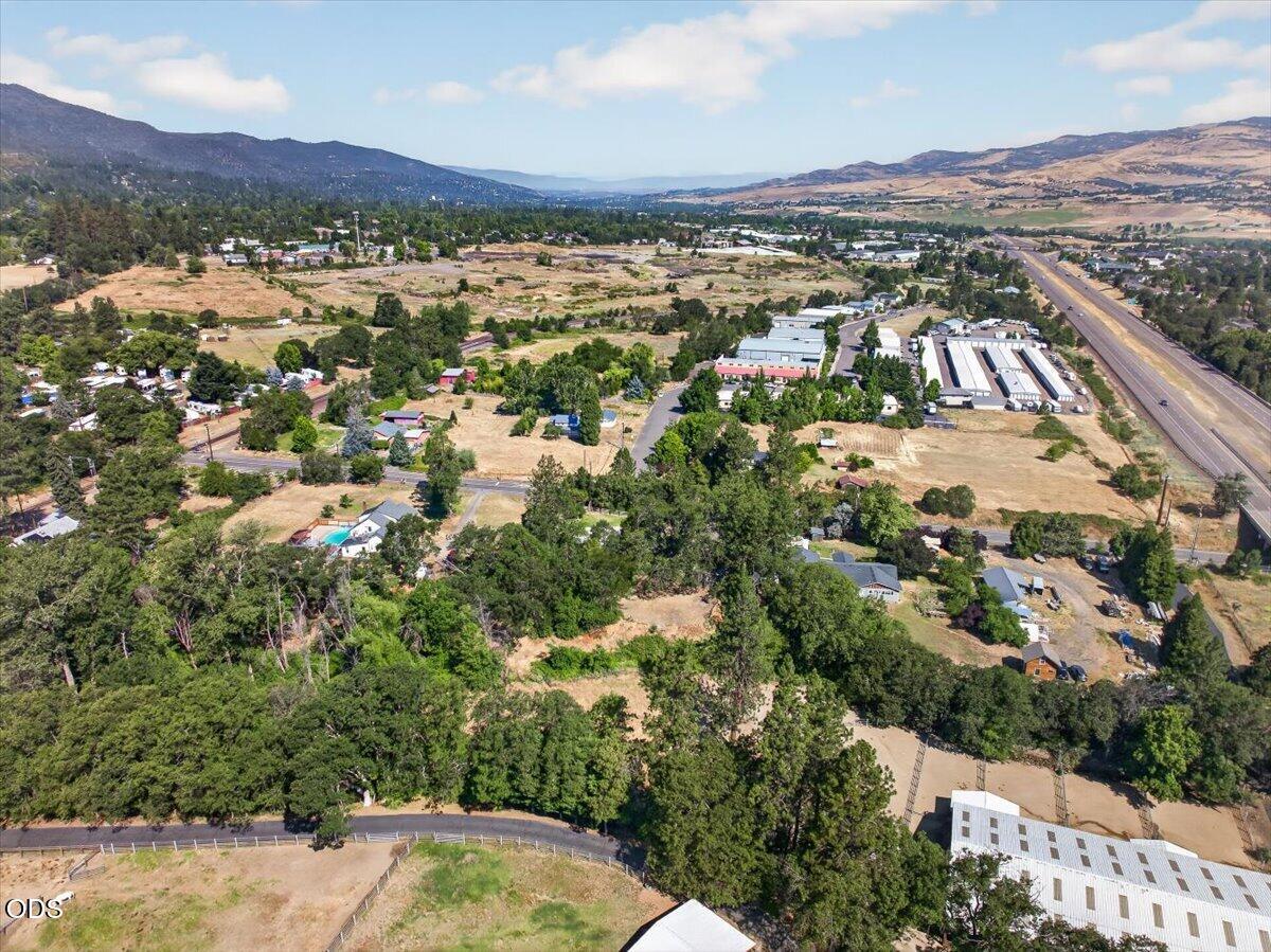 624 Crowson Road Ashland, OR 97520 - Photo 40 of 41