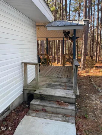 a view of entryway front of house