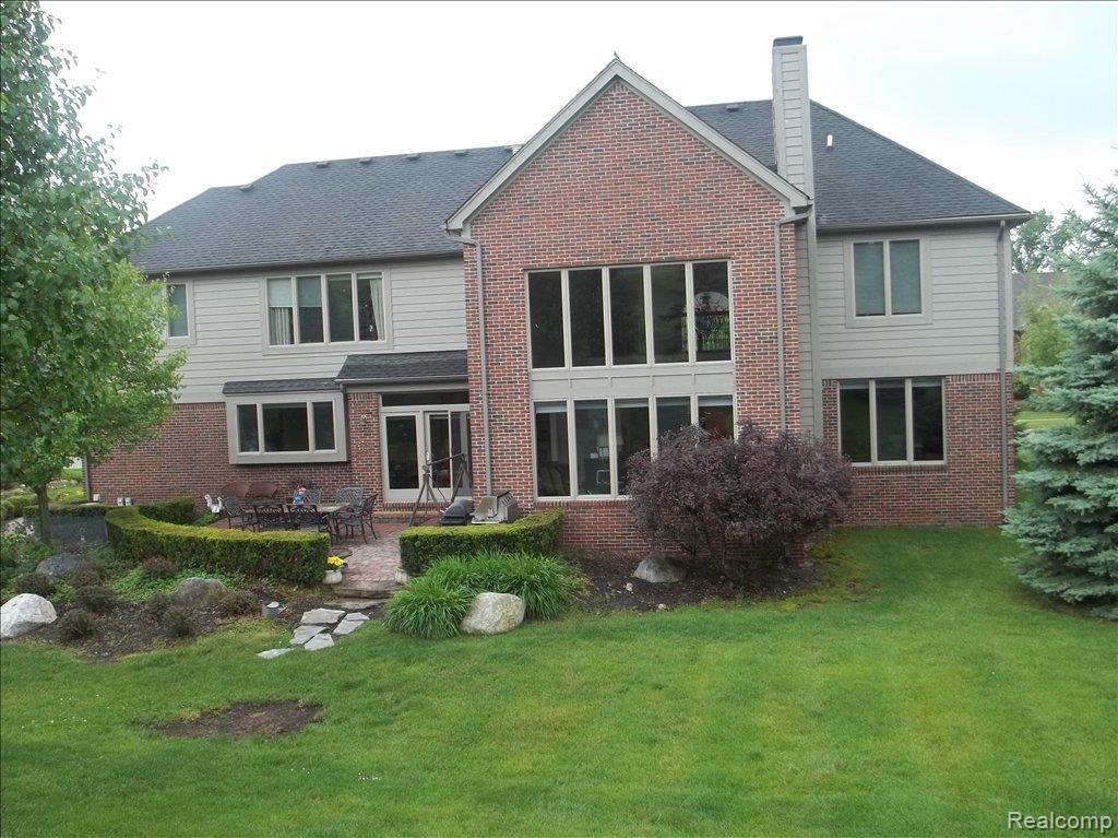 1155 Autumnview Drive Rochester, MI 48307 - Photo 18 of 20 100_0345
