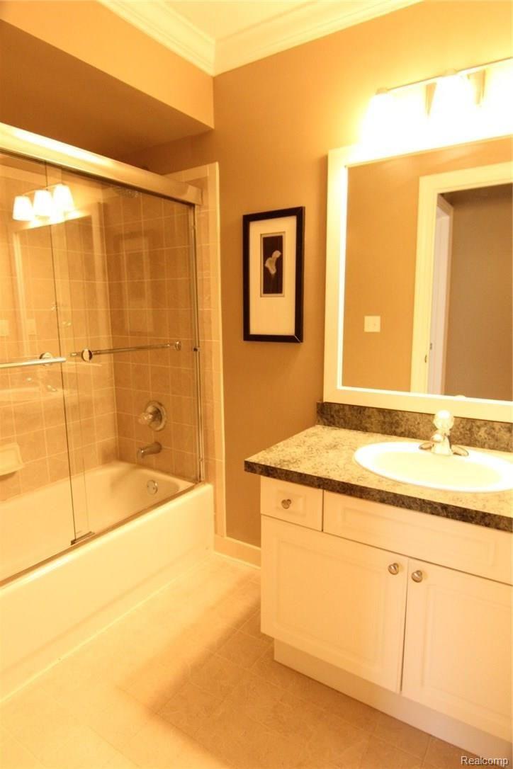 3601 Tremonte Circle, Unit 313 Rochester, MI 48306 - Photo 32 of 34 IMG_5658.JPG