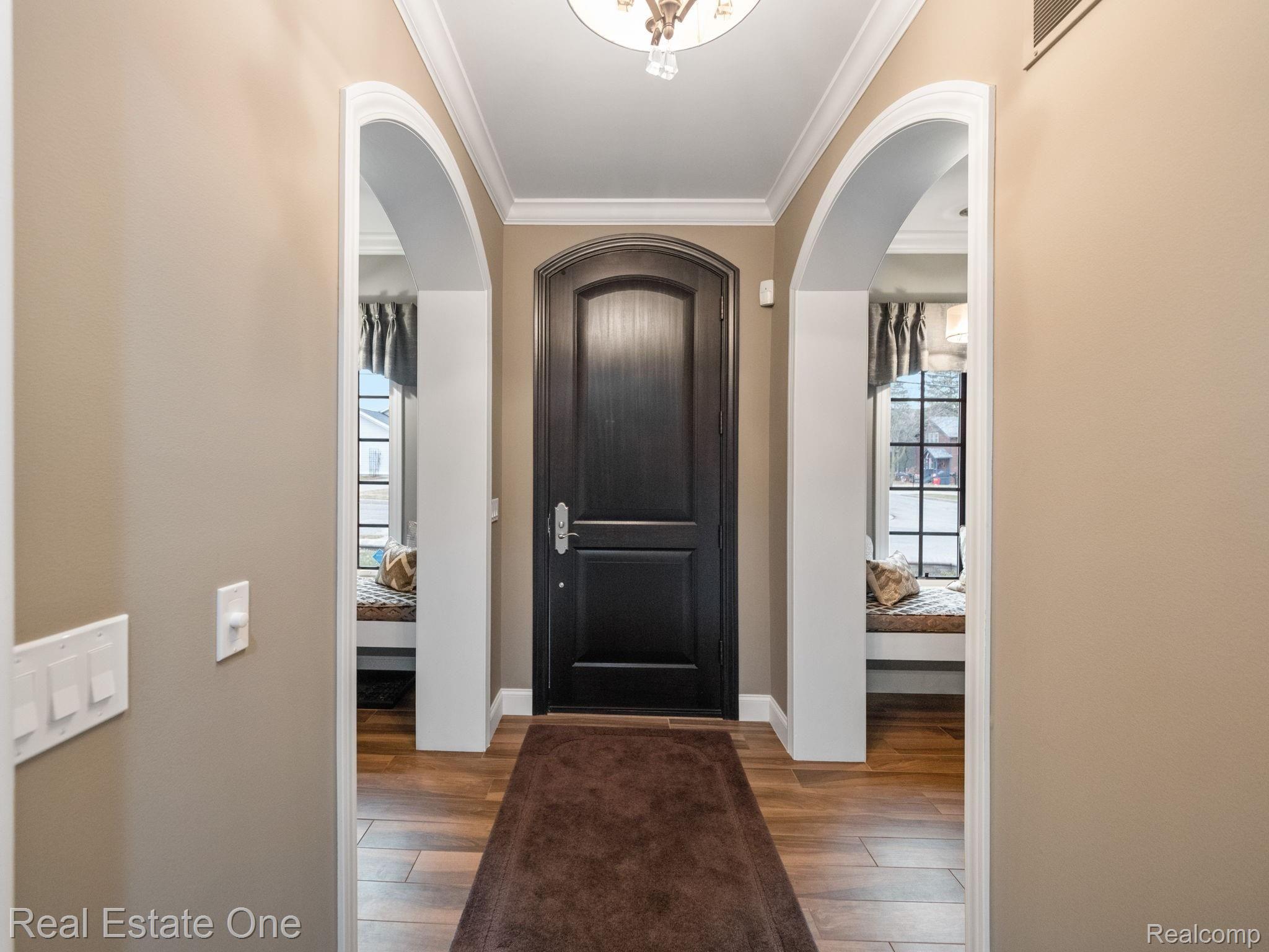 303 Wilcox Street Rochester, MI 48307 - Photo 11 of 55 11.jpg