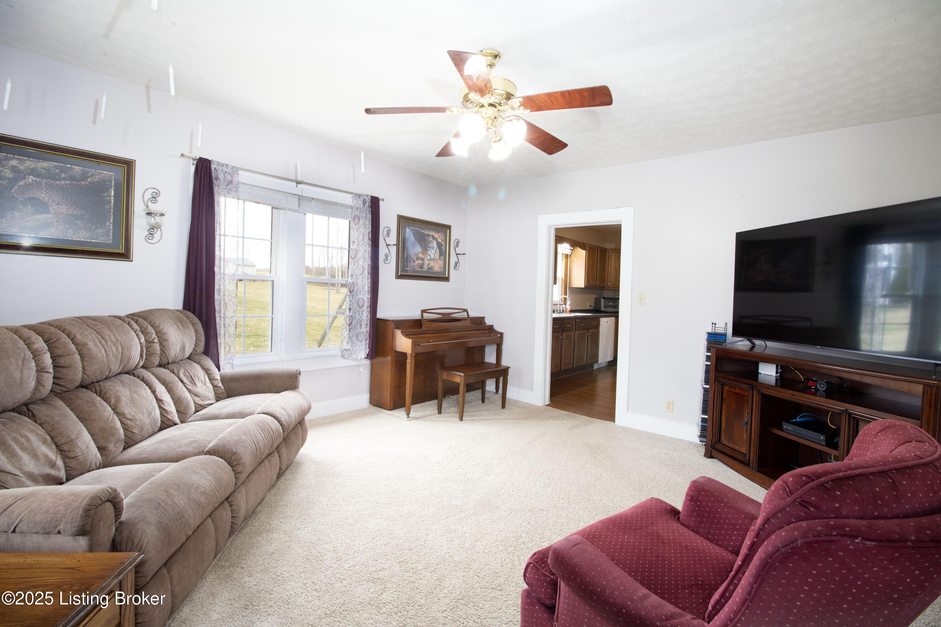98 Clark Road Campbellsville, KY 42718 - Photo 3 of 13 5