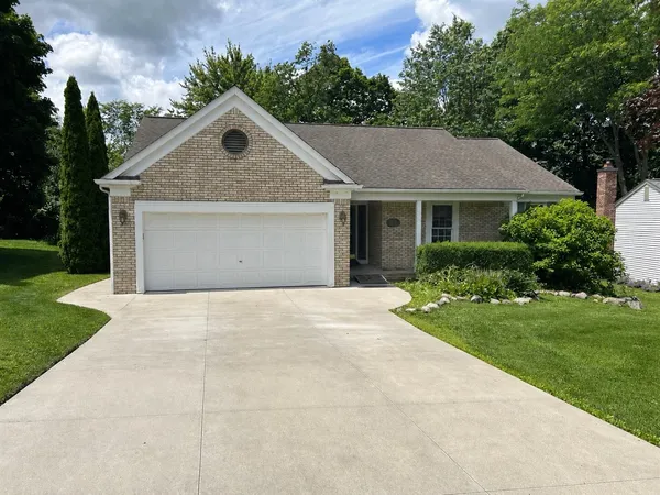 $425,000 | 211 Whitney Drive, Rochester Hills, MI 48307