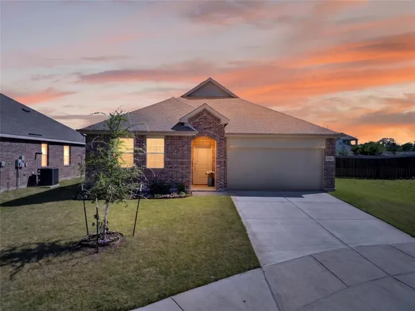 $2,300 | 1304 Rousseau Drive, Little Elm, TX 75068