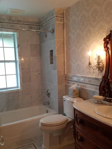 $2,300 | 212 St Johns Avenue, Unit 212, Green Cove Springs, FL 32043