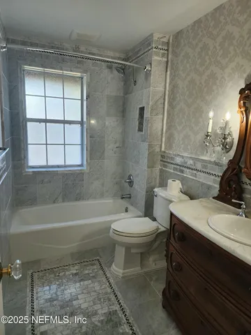 $2,300 | 212 St Johns Avenue, Unit 212, Green Cove Springs, FL 32043