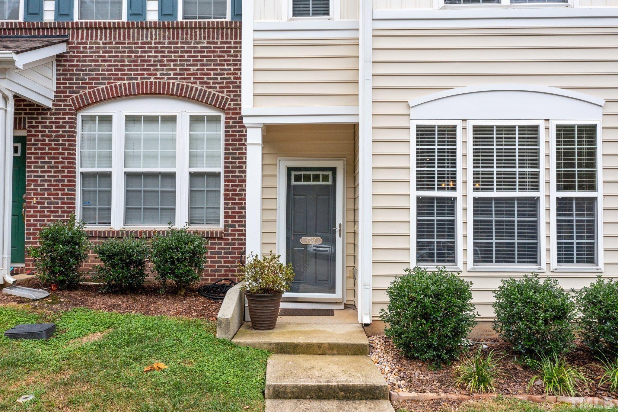 4339 Sugarbend Way Raleigh, NC 27606 - Photo 2 of 19 Gallery Image 2