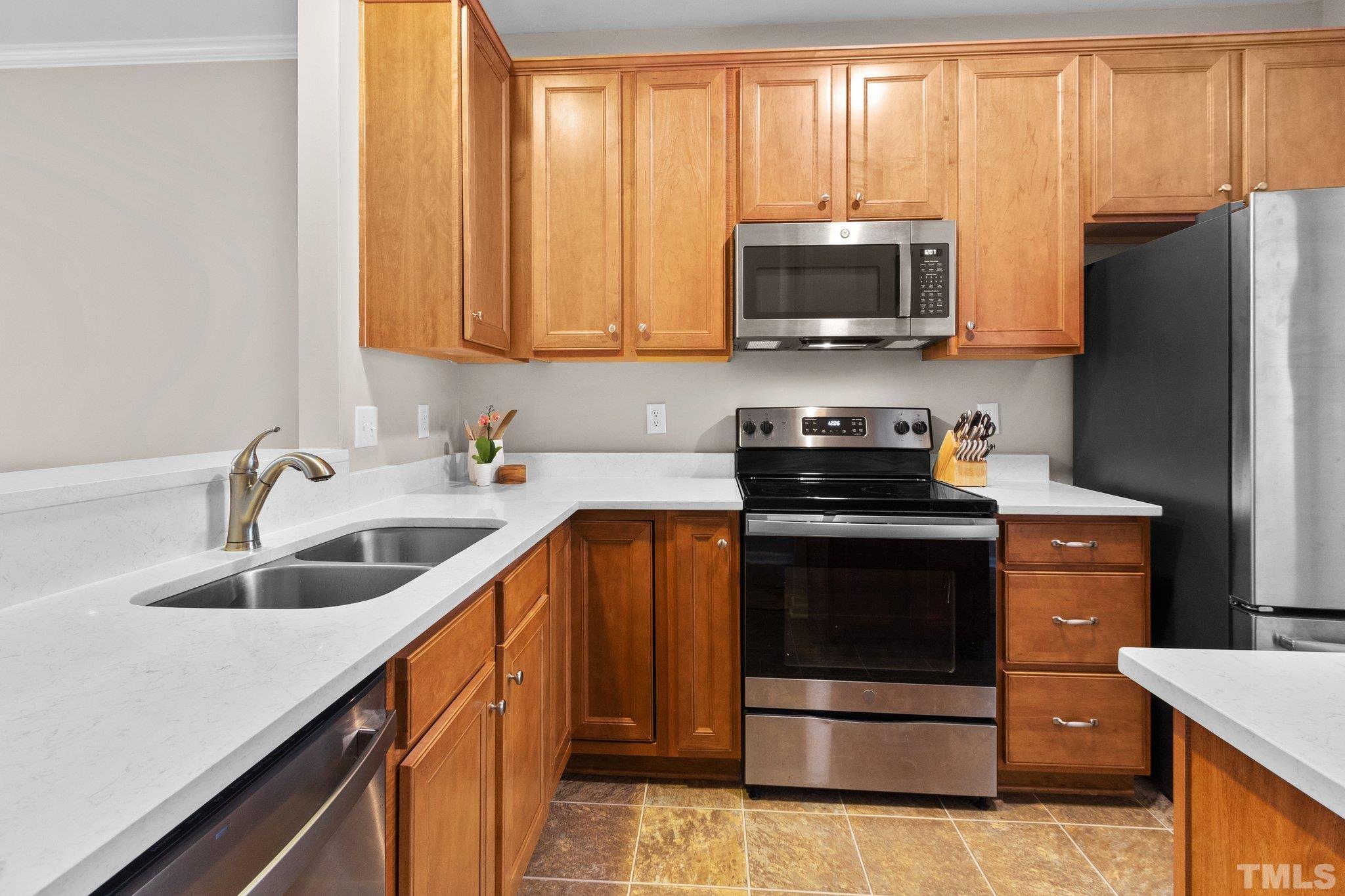 4339 Sugarbend Way Raleigh, NC 27606 - Photo 6 of 19 Gallery Image 6