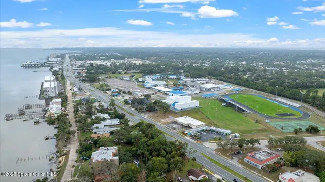 a sign that is on the wall of a building