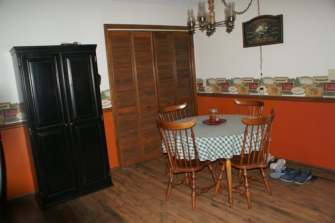 Eat-In Kitchen
