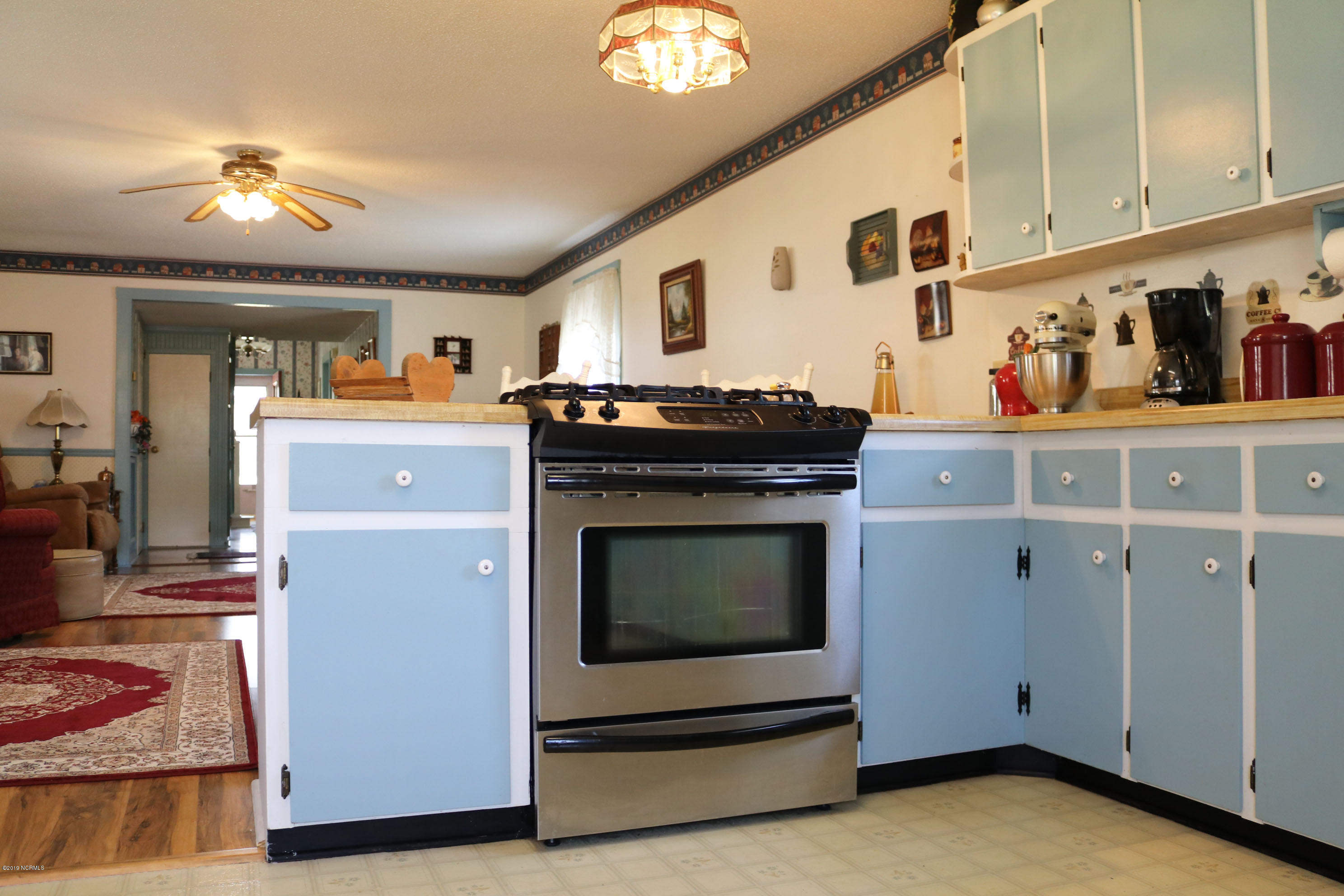 155 Matthew Road Wallace, NC 28466 - Photo 43 of 63 Gas Stove