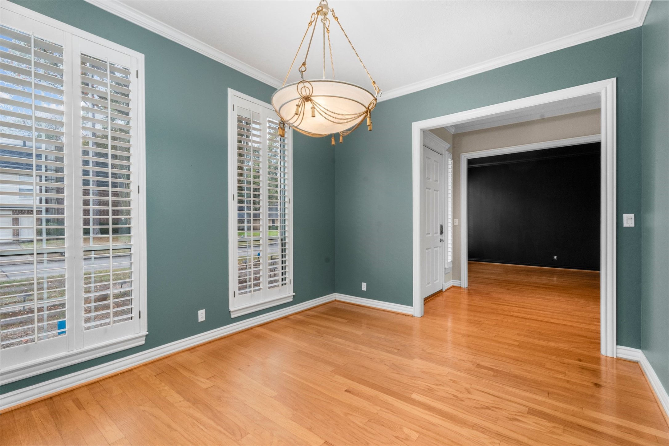 14210 Reissen Lane Houston, TX 77069 - Photo 12 of 34 Dining room in the front of the home.