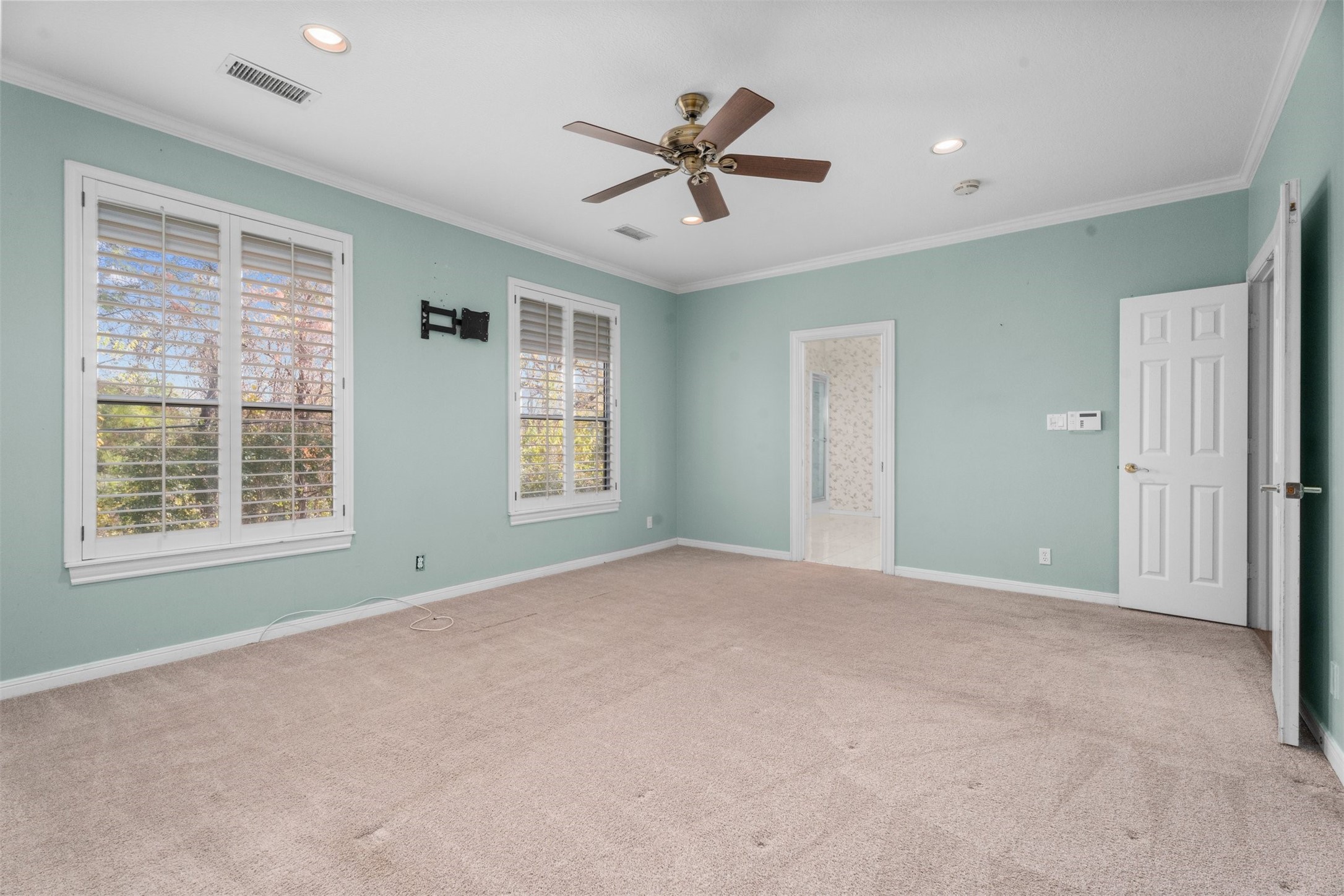 14210 Reissen Lane Houston, TX 77069 - Photo 27 of 34 Primary Bedroom