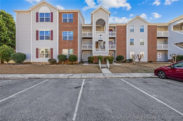 $1,400 | 264 Waterdown Drive, Unit 5, Fayetteville, NC 28314