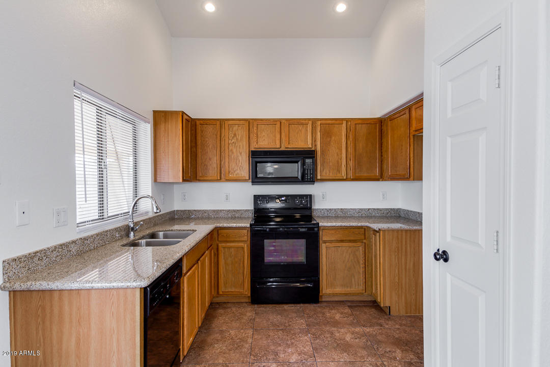 13005 West Hearn Road El Mirage, AZ 85335 - Photo 11 of 39 11-Hearn