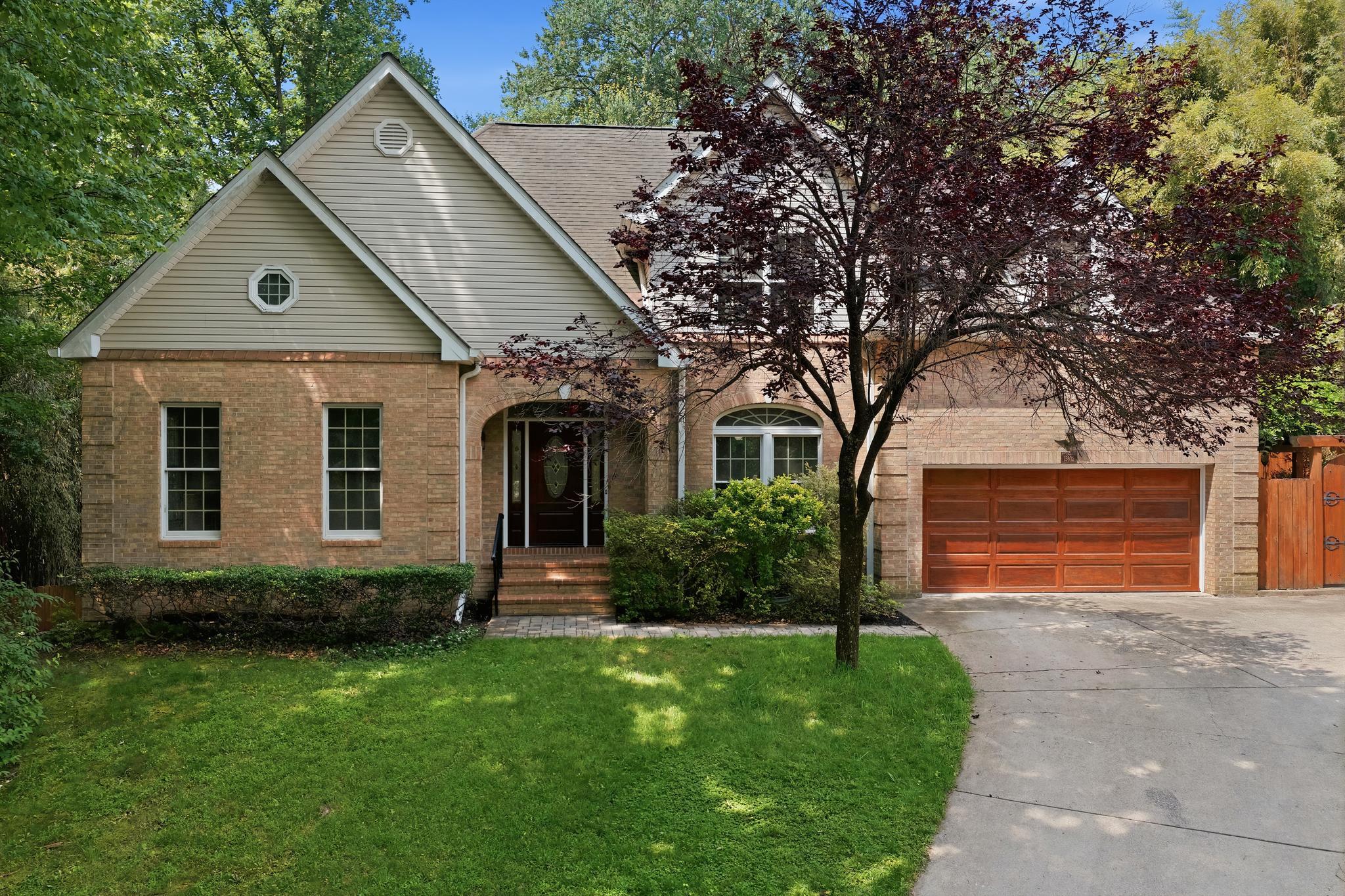 Welcome! 7 BD, 5 BA, 2 Car Garage, Private Retreat