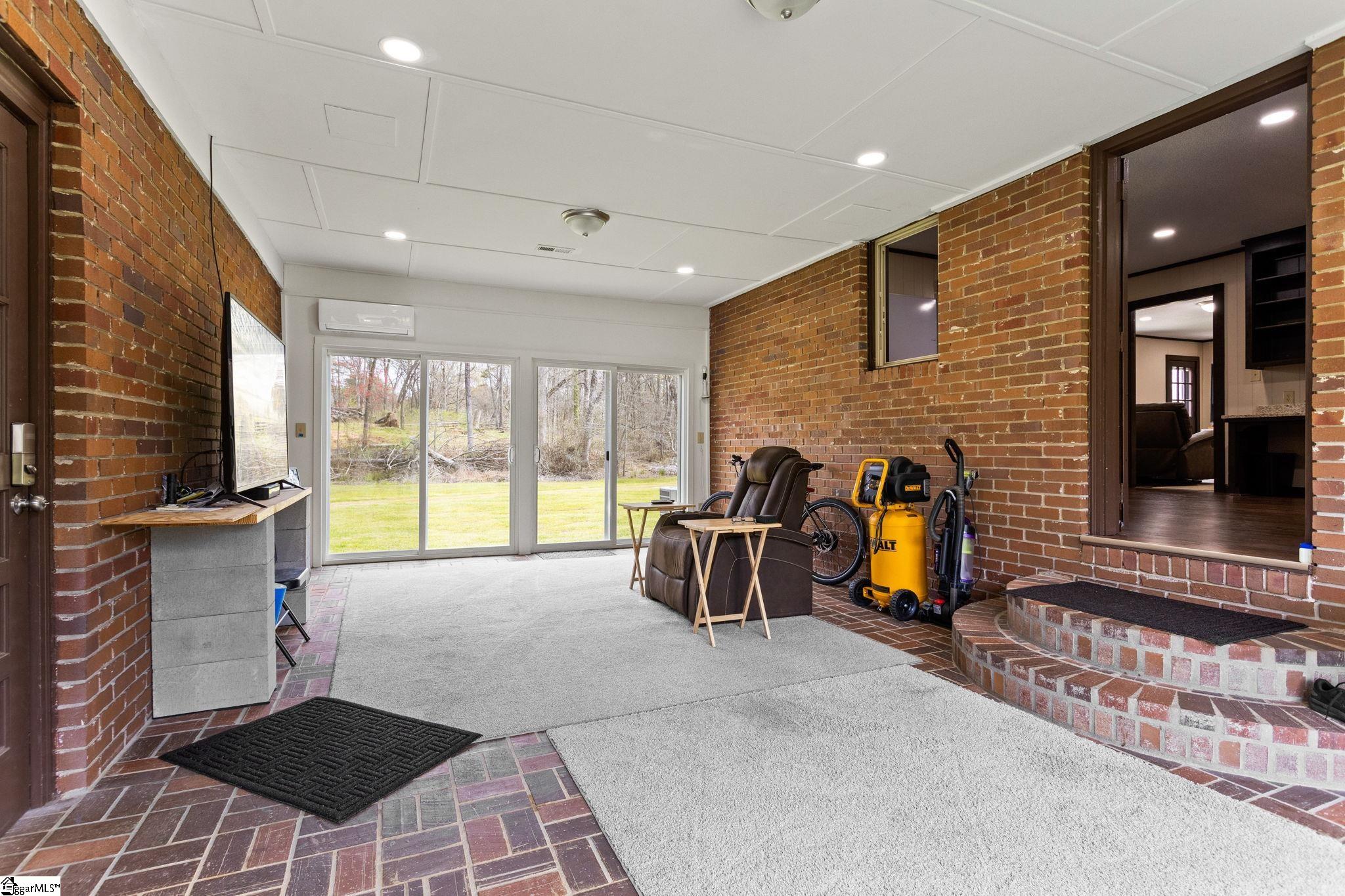 743 Boling Road Taylors, SC 29687 - Photo 6 of 36 Gallery Image 6