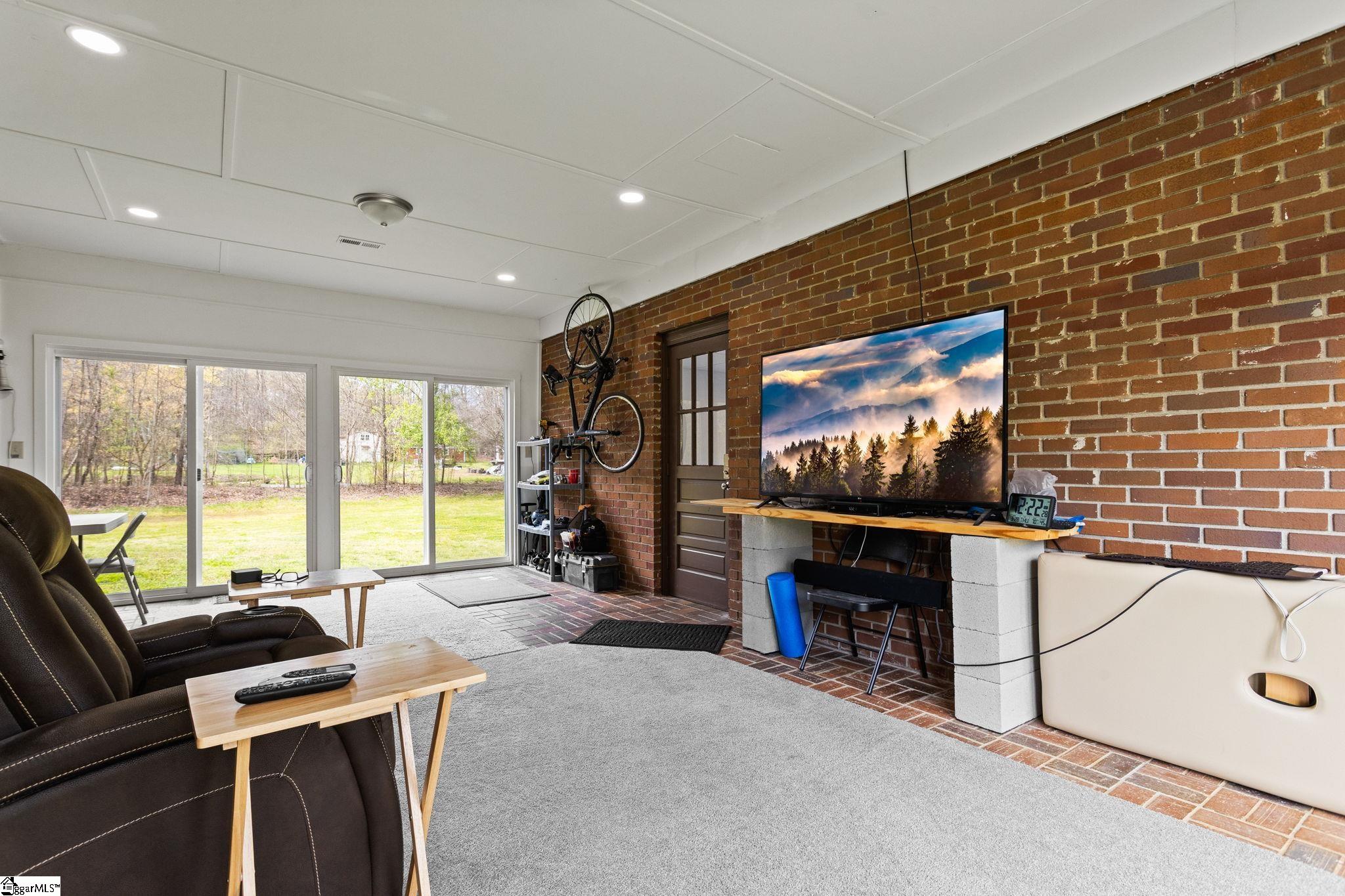 743 Boling Road Taylors, SC 29687 - Photo 7 of 36 Gallery Image 7