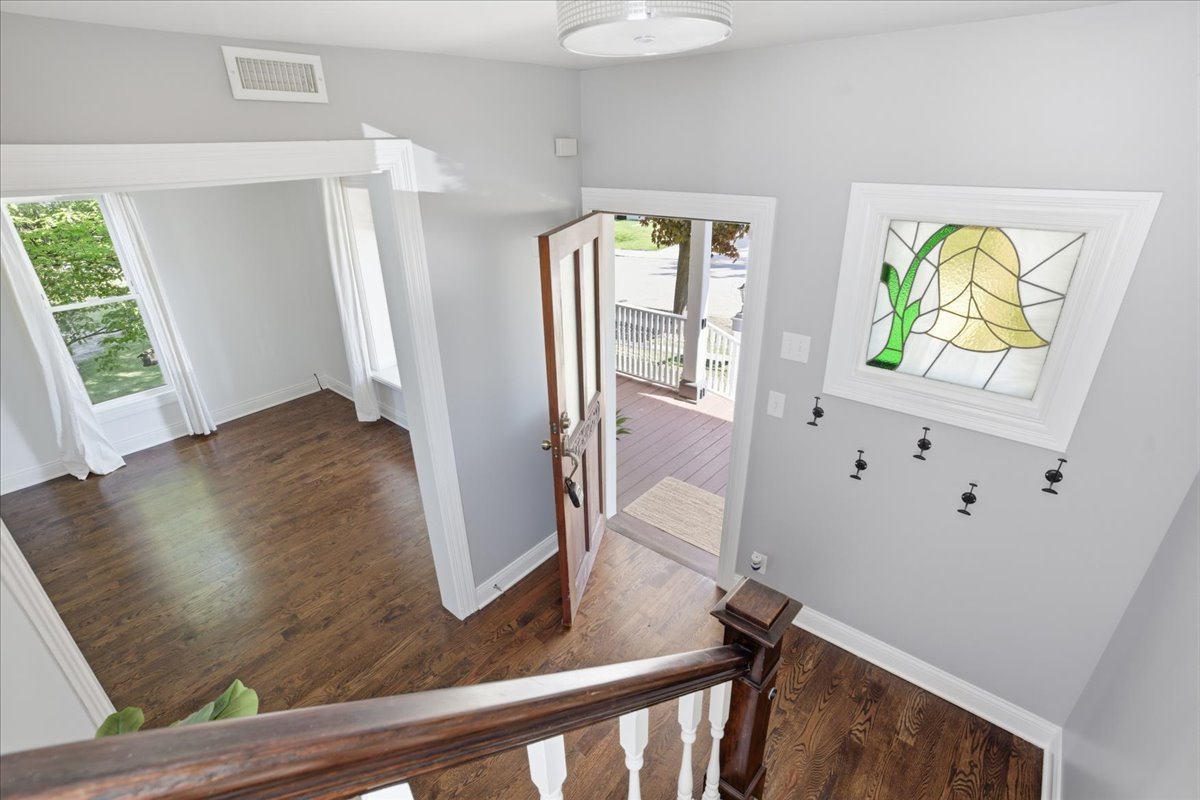 410 Standish Street Elgin, IL 60123 - Photo 10 of 40