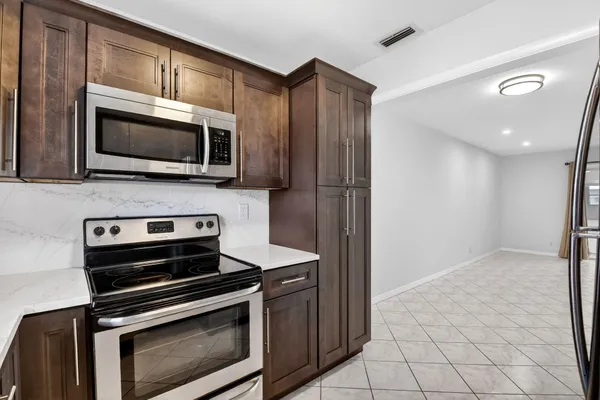 $1,650 | 2783 Dudley Drive East, Unit D, West Palm Beach, FL 33415