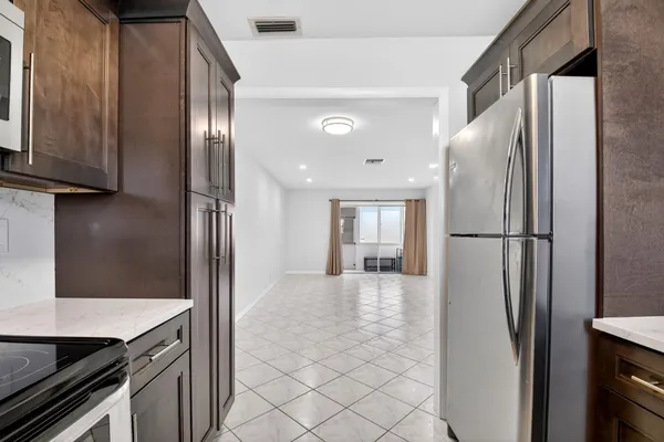 $1,650 | 2783 Dudley Drive East, Unit D, West Palm Beach, FL 33415