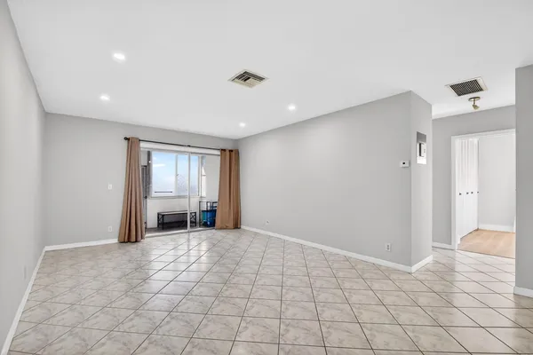 $1,650 | 2783 Dudley Drive East, Unit D, West Palm Beach, FL 33415