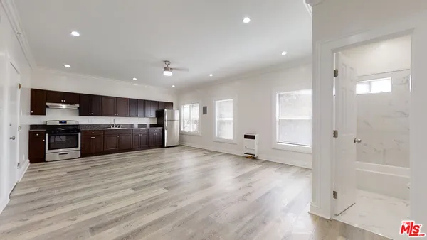 $1,395 | 1117 South Westlake Avenue, Unit 306, Los Angeles, CA 90006