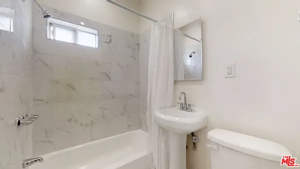 $1,395 | 1117 South Westlake Avenue, Unit 306, Los Angeles, CA 90006