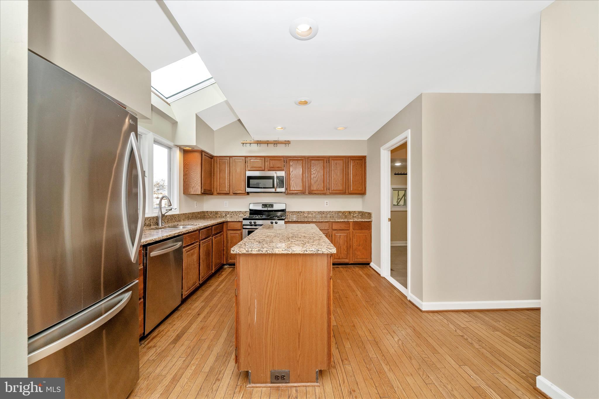 17004 Spates Hill Road Poolesville, MD 20837 - Photo 13 of 67 Kitchen