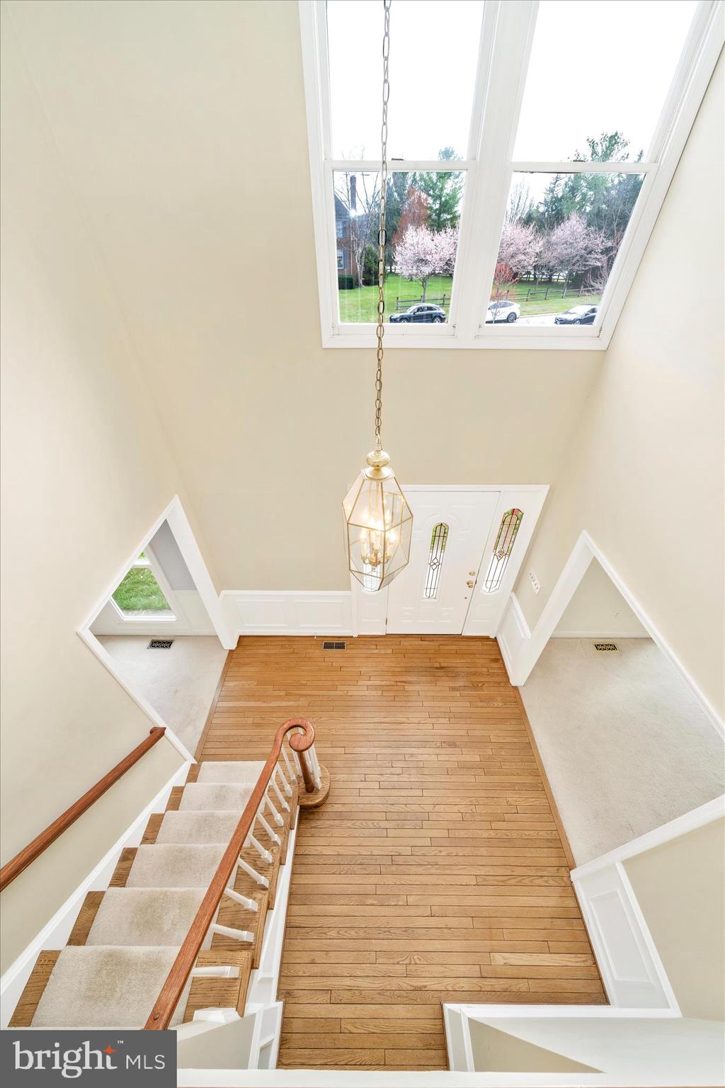 17004 Spates Hill Road Poolesville, MD 20837 - Photo 5 of 67 Foyer