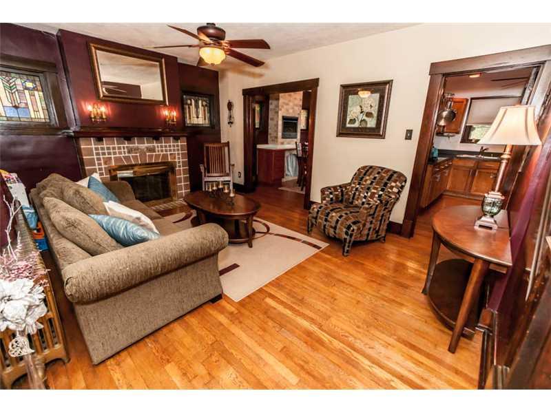 3963 Evergreen Road Observatory Hill, PA 15214 - Photo 5 of 25 Living Room.
