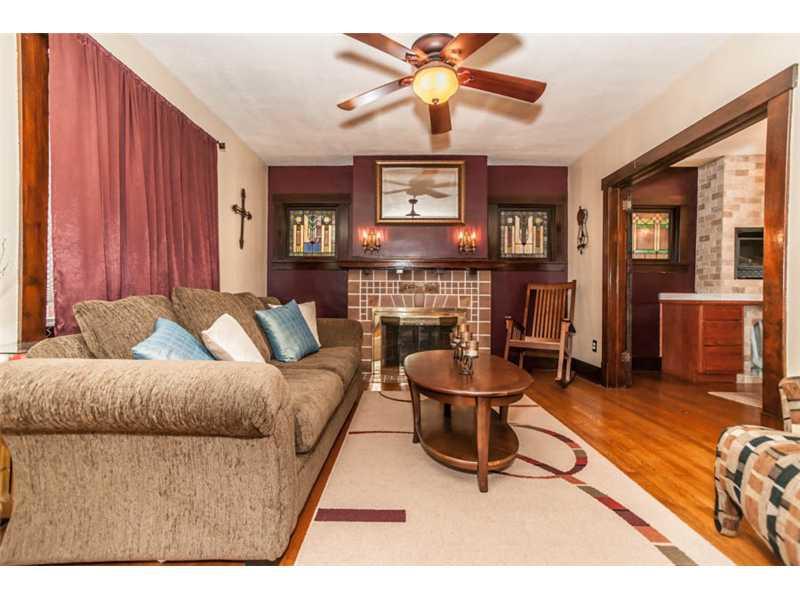 3963 Evergreen Road Observatory Hill, PA 15214 - Photo 7 of 25 Living Room.