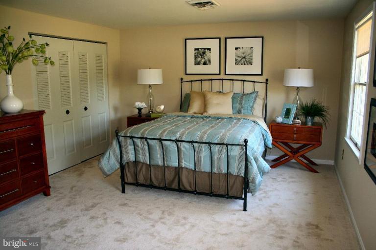 29112 Ridge Road Mount Airy, MD 21771 - Photo 20 of 26 Master Bedroom