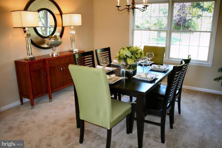 29112 Ridge Road Mount Airy, MD 21771 - Photo 8 of 26 Dining Room