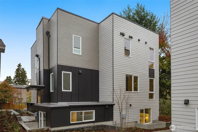 $699,900 | 4409 B 21st Avenue Southwest, Seattle, WA 98106
