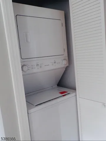 a close up view of a washer and dryer