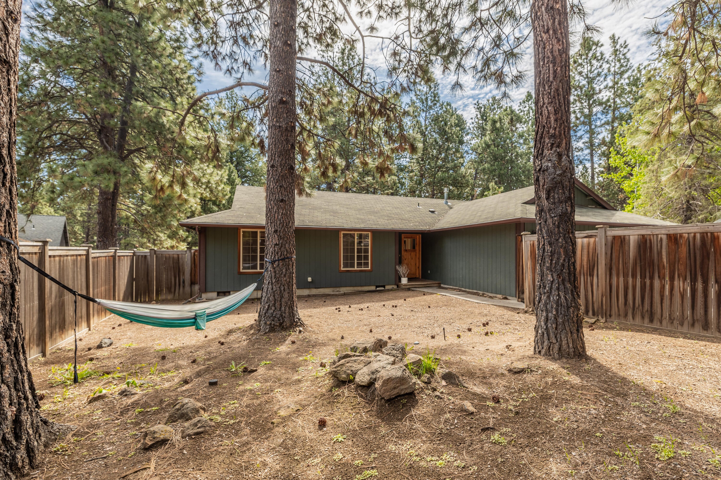 19102 Choctaw Road Bend, OR 97702 - Photo 2 of 14 RileyVisuals-10