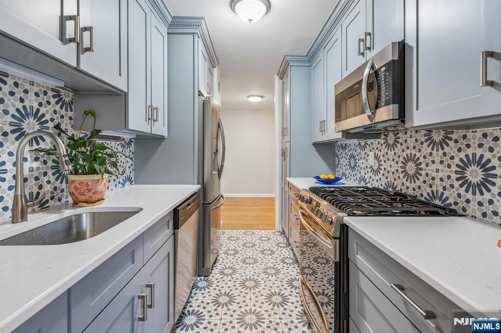 530 Valley Road, Unit C002V Montclair, NJ 07043 - Photo 6 of 15