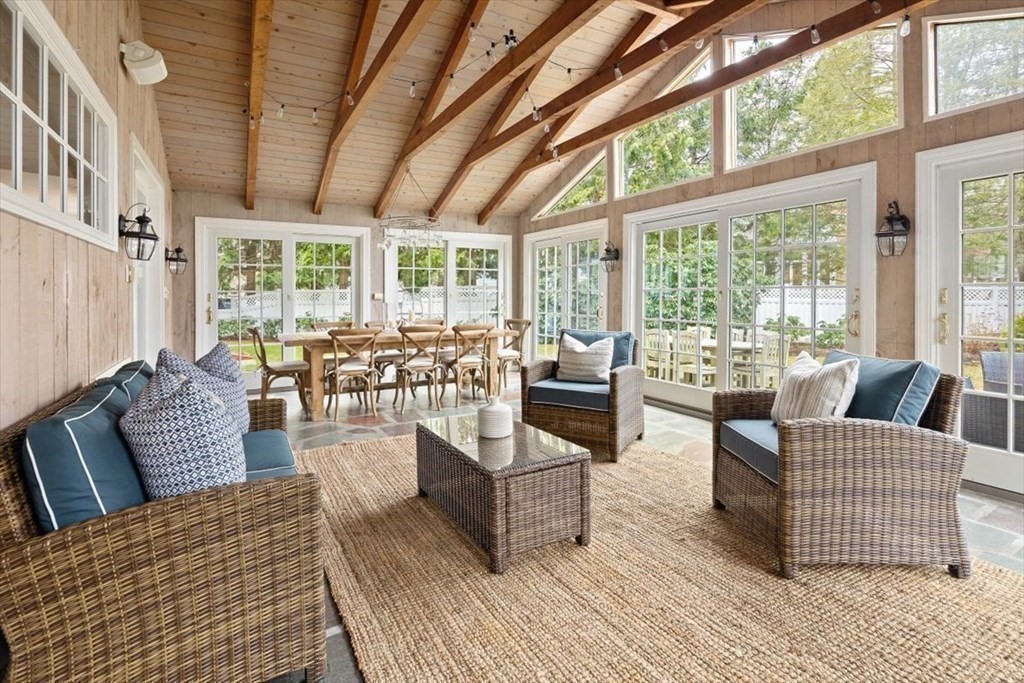 1 Hitching Post Lane Hingham, MA 02043 - Photo 11 of 37