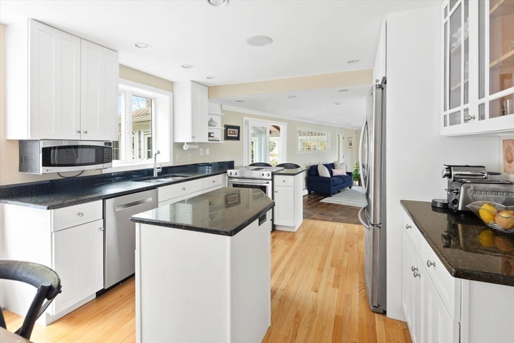 1 Hitching Post Lane Hingham, MA 02043 - Photo 15 of 37