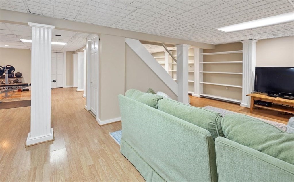 1 Hitching Post Lane Hingham, MA 02043 - Photo 34 of 37