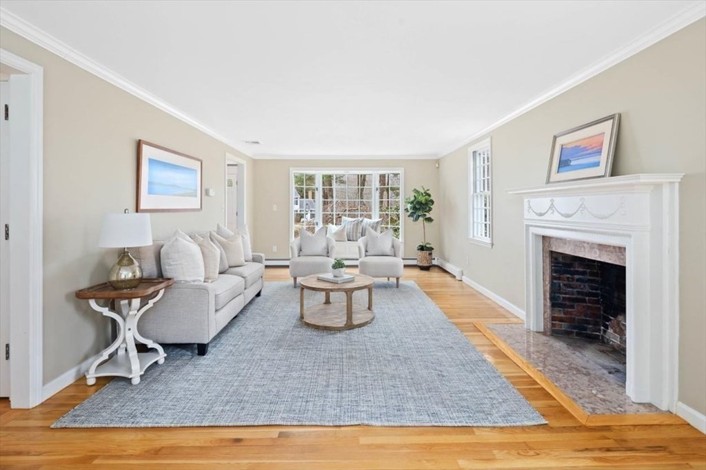 1 Hitching Post Lane Hingham, MA 02043 - Photo 5 of 37