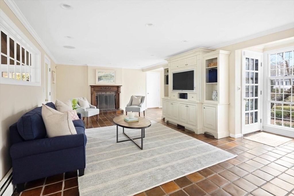 1 Hitching Post Lane Hingham, MA 02043 - Photo 8 of 37